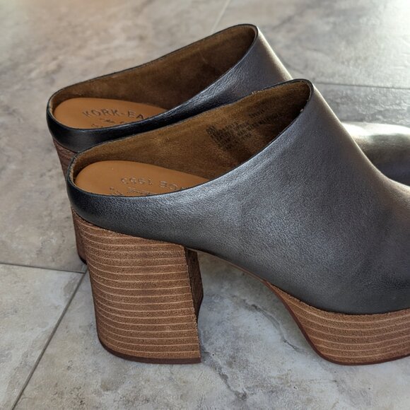 NEW Kork-Ease Silver 'Veronica' Heeled Clog (women's 8) - Picture 6 of 10